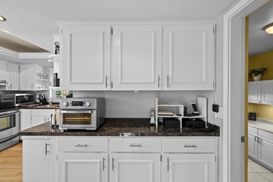 Beautiful 3BR/2BA CBS home with NO HOA-perfect as a primary - photo 32