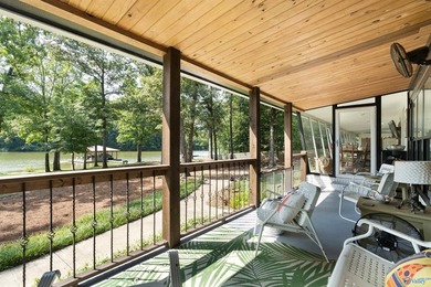 If you are looking for the perfect lake getaway THIS IS THE ONE! - photo 42