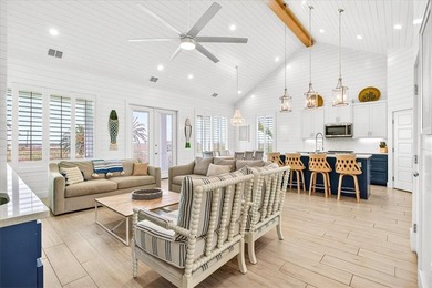 Exquisite home with a coastal flair located in the popular Royal - photo 2