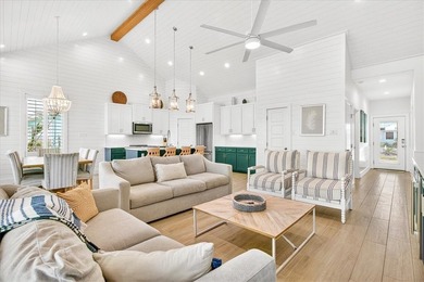 Exquisite home with a coastal flair located in the popular Royal - photo 5