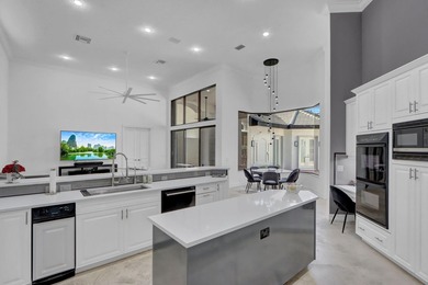 GOLF MEMBERSHIP AVAILABLE! This elegant one-story courtyard - photo 11