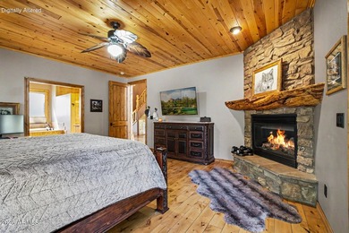 Escape to luxury in this stunning 4,920 sqft mountain cabin - photo 28