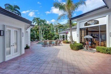 GOLF MEMBERSHIP AVAILABLE! This elegant one-story courtyard - photo 29