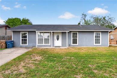 Welcome to this delightful 4-bedroom, 2-bathroom home boasting - photo 1