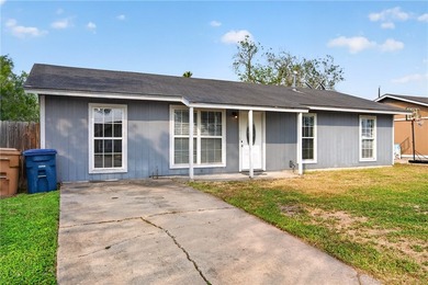 Welcome to this delightful 4-bedroom, 2-bathroom home boasting - photo 2