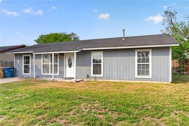 Welcome to this delightful 4-bedroom, 2-bathroom home boasting - photo 3