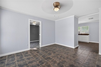 Welcome to this delightful 4-bedroom, 2-bathroom home boasting - photo 5