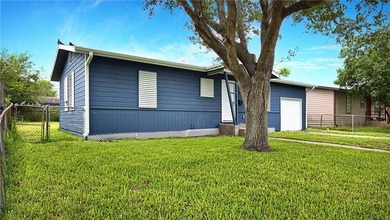 Welcome Home! Clean, simple, and move-in ready, this 3-bedroom - photo 2