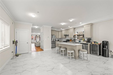 Welcome to this beautifully maintained, newly built home (2023) - photo 10