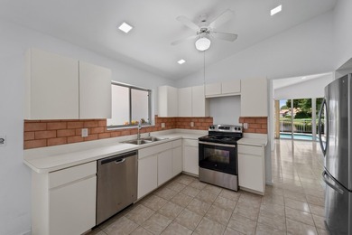 Great opportunity in Palomar at Boca Pointe. This true 3-bedroom - photo 14