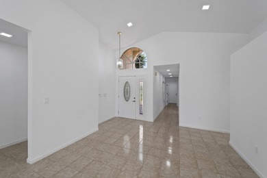 Great opportunity in Palomar at Boca Pointe. This true 3-bedroom - photo 15