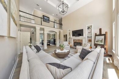 Welcome home to a truly exceptional combination of luxury - photo 16