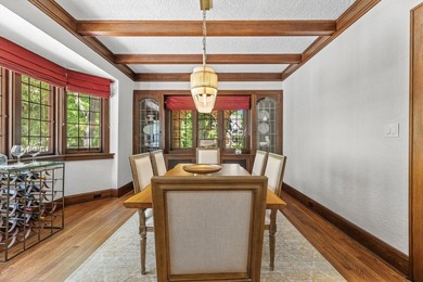 Welcome to a truly special home on a beautiful tree-lined street - photo 19