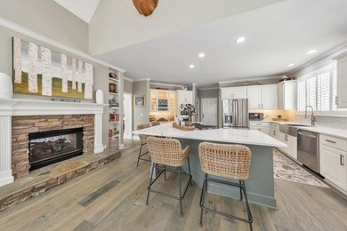 Welcome home to a truly exceptional combination of luxury - photo 21