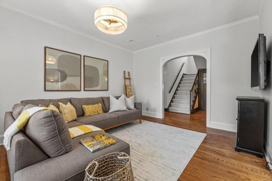 Welcome to a truly special home on a beautiful tree-lined street - photo 21