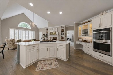 Welcome home to a truly exceptional combination of luxury - photo 22