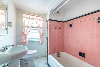 Another Rockin' Rochester Property! Grandma's House is finally - photo 28