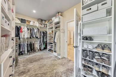 Welcome home to a truly exceptional combination of luxury - photo 38