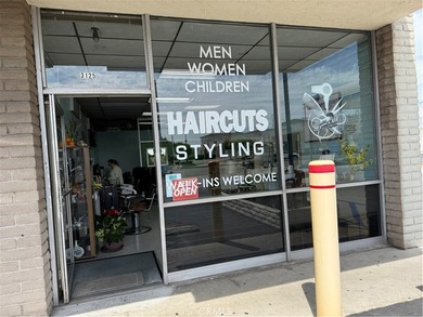 BUSINESS OPPORTUNITY IN A PRIME LOCATION OF NORTH TORRANCE!!!! - photo 1