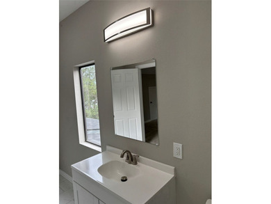 Cozy cabin newly renovated and remodeled. 2 - 2 designed with - photo 12