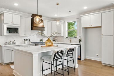 Welcome to the Oxford by GreenTech Homes, where timeless design - photo 14