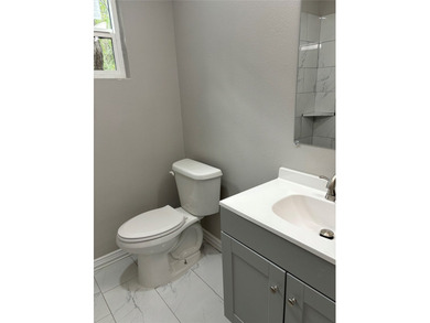 Cozy cabin newly renovated and remodeled. 2 - 2 designed with - photo 16
