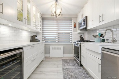 Welcome to this rarely available, most coveted, south facing - photo 17