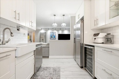 Welcome to this rarely available, most coveted, south facing - photo 19
