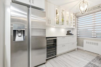 Welcome to this rarely available, most coveted, south facing - photo 20