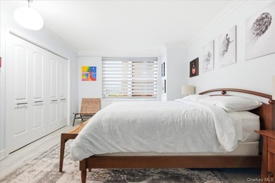Welcome to this rarely available, most coveted, south facing - photo 24