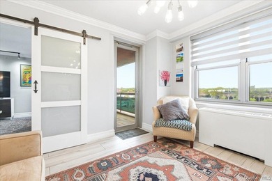 Welcome to this rarely available, most coveted, south facing - photo 29