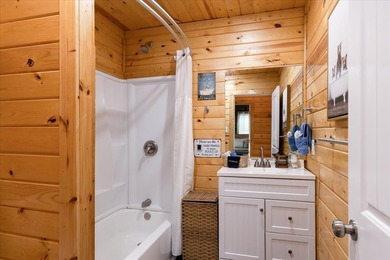 Welcome to the Reel Lazy Lake House, a fully furnished - photo 12
