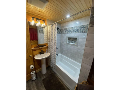 Escape to the beauty and tranquility of the Adirondacks in this - photo 18