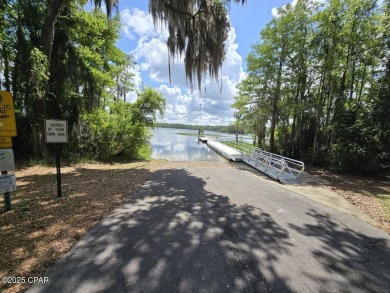 Boat Lake Lot For Sale in Chipley Florida