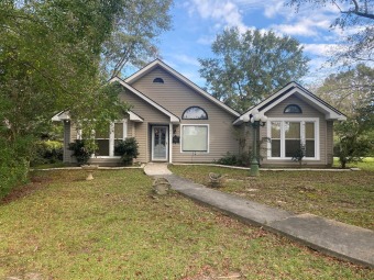 Lake Hide-A-Way Home Sale Pending in Picayune Mississippi