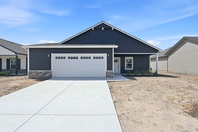 Welcome to the Hamilton floor plan by Liberty Communities! This - photo 1