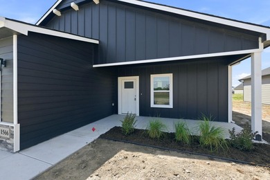 Welcome to the Hamilton floor plan by Liberty Communities! This - photo 3