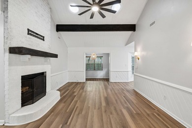 Discover this wonderful three-bedroom, two-bathroom brick ranch - photo 15