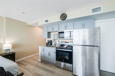 Endless Views from the comfort of your bed. This 5th floor condo - photo 7