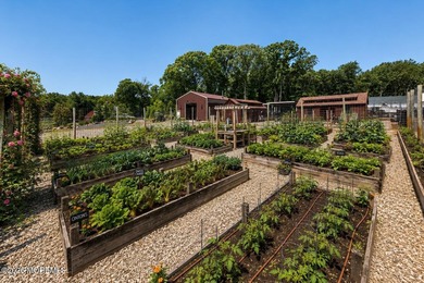RARE. WATERFRONT, FARM ASSESSED; LUXURY AGRICULTURAL WORKING - photo 19