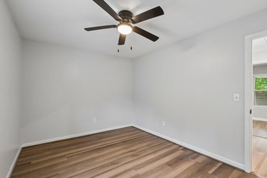 Discover this wonderful three-bedroom, two-bathroom brick ranch - photo 29