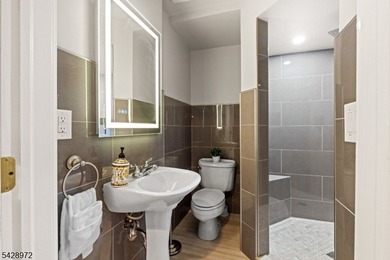 Beautifully updated and designed for the way today's buyers want - photo 35