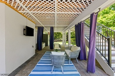 Beautifully updated and designed for the way today's buyers want - photo 36