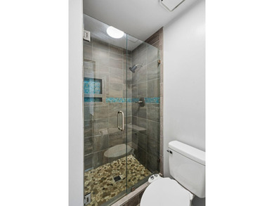 Discover this wonderful three-bedroom, two-bathroom brick ranch - photo 40