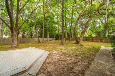 Discover this wonderful three-bedroom, two-bathroom brick ranch - photo 43