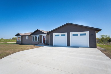 The convenience of one-level living meets the opportunity to - photo 4