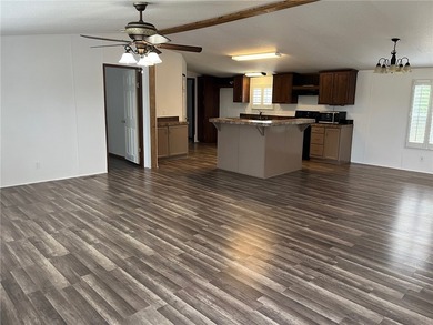 695 S Vista - Double wide manufactured home with large primary - photo 2