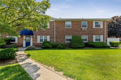 Welcome to Stony Hollow, a fabulous gated community where - photo 1