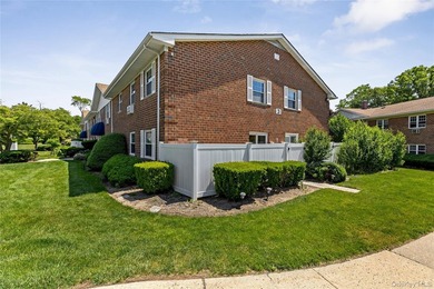 Welcome to Stony Hollow, a fabulous gated community where - photo 2