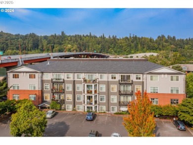 Lake Condo For Sale in Portland, Oregon